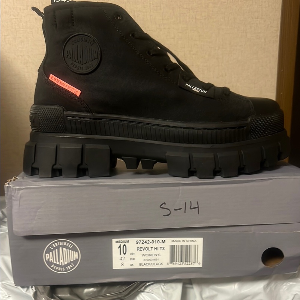 Palladium Black Revolt Hi TX Boots